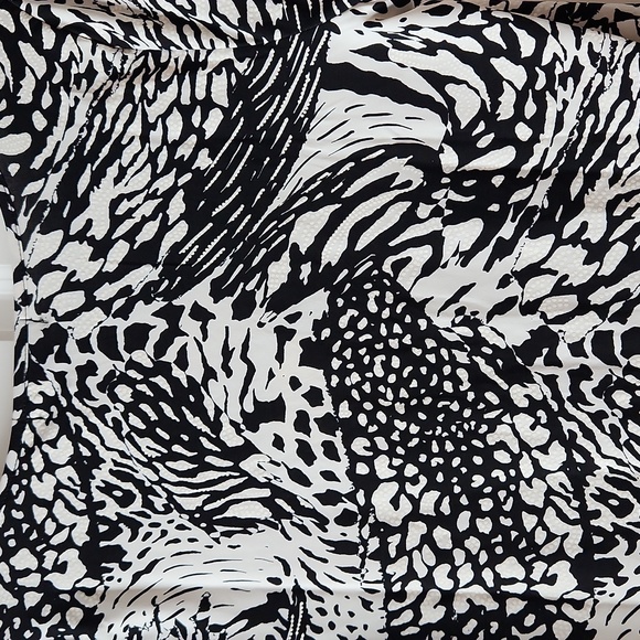 80 Park Black White Animal Print L Blouse - Picture 6 of 7
